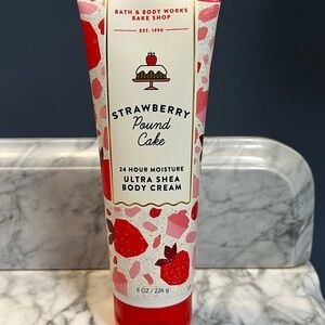Bath & Body Works Strawberry Pound Cake Ultra Shea Body Cream